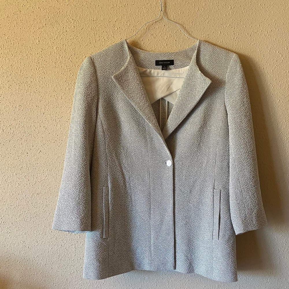 Ann Taylor business blazer! Size 6